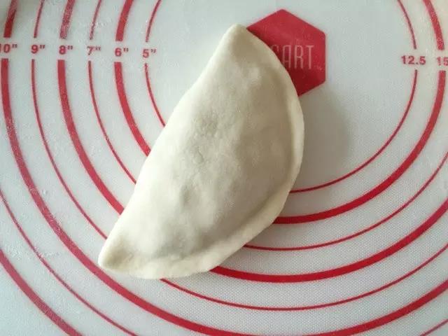 对折起来封住边缘。