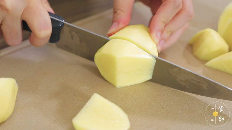 土豆去皮切块