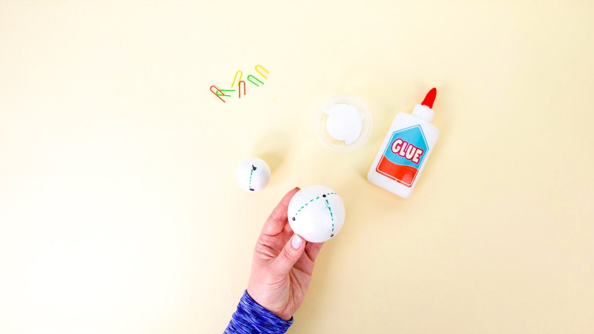 步骤3：大球是身体。小球用于头部。