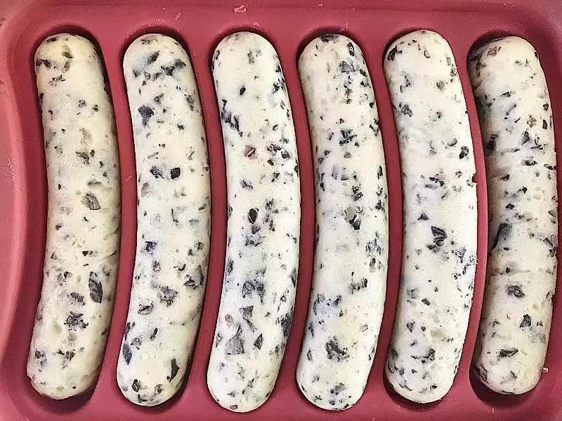 放入烤箱中层，上下火230度烤30分钟。