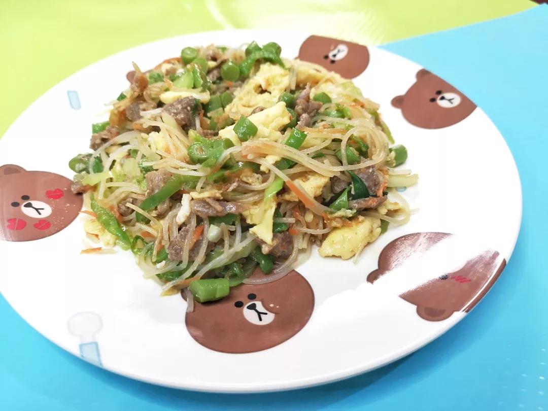 牛肉杂蔬炒排粉