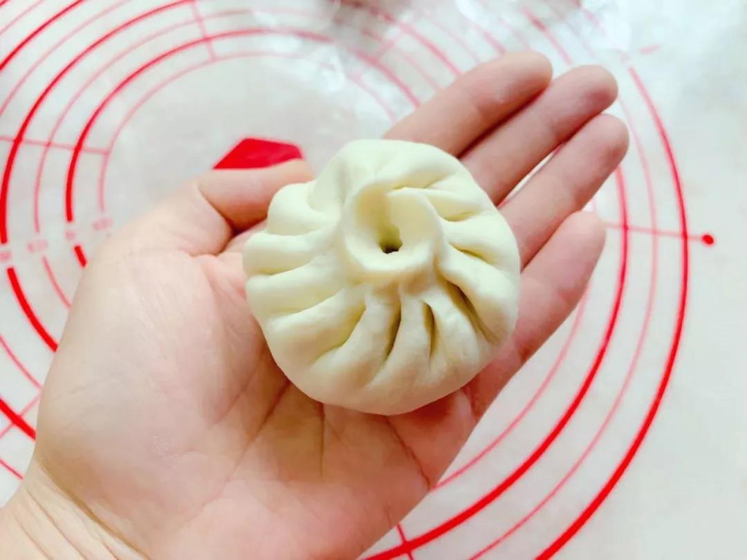 包好后注意收口，稍做整形。