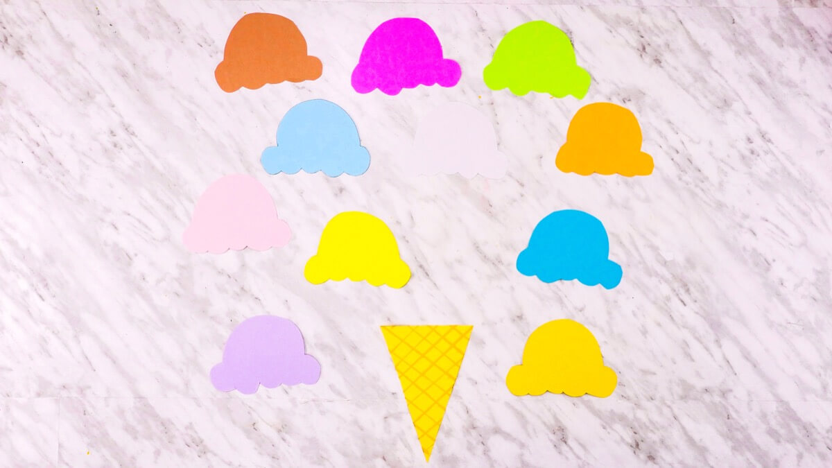 步骤5：如果您对冰淇淋的形状感到满意，将其用作模板快速画出更多的冰淇淋。