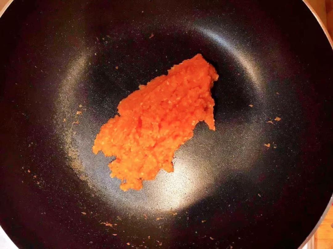 熬成稠酱状即可。