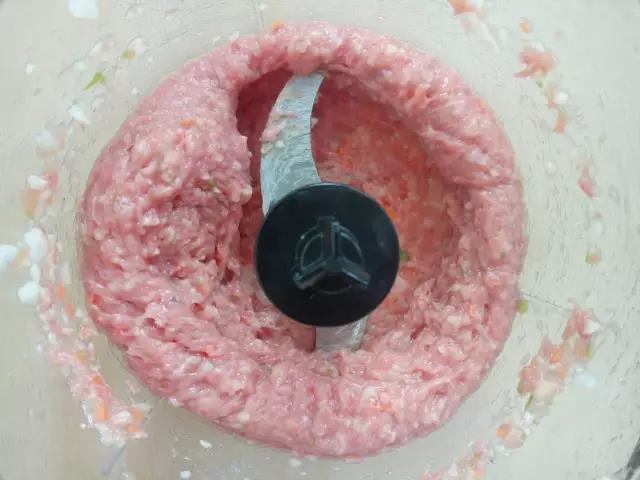 全部搅碎。蔬菜有点颗粒没关系。