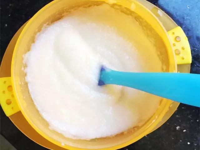 营养的初期辅食。