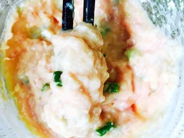 搅拌成如图所示的糊状。