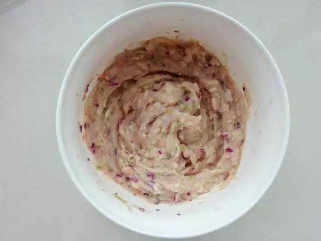 所有食材混合搅拌均匀。