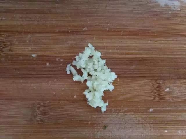 生姜切末。