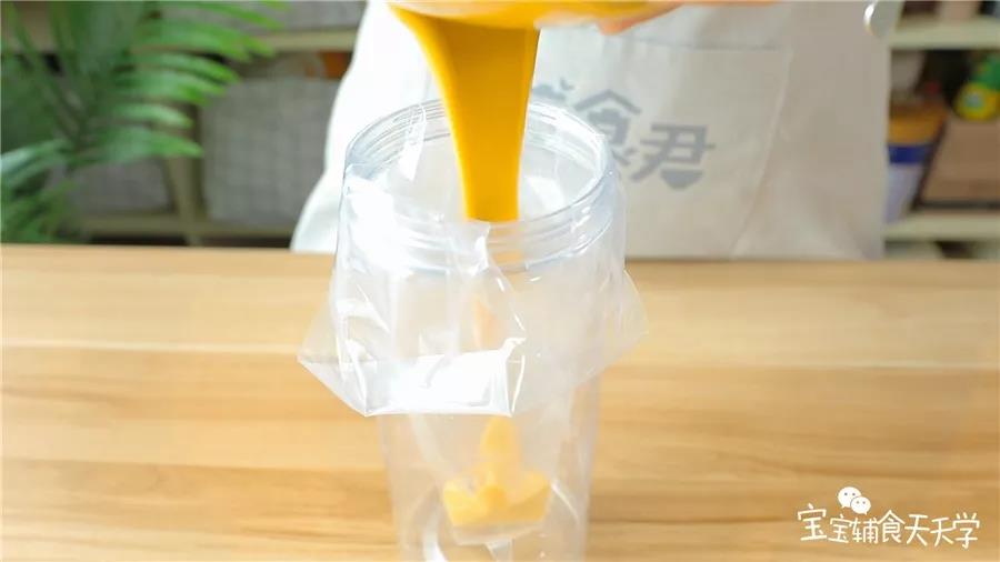 面糊倒入裱花袋里