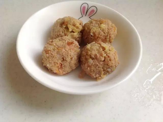 第11步：可以让宝宝抓着吃。