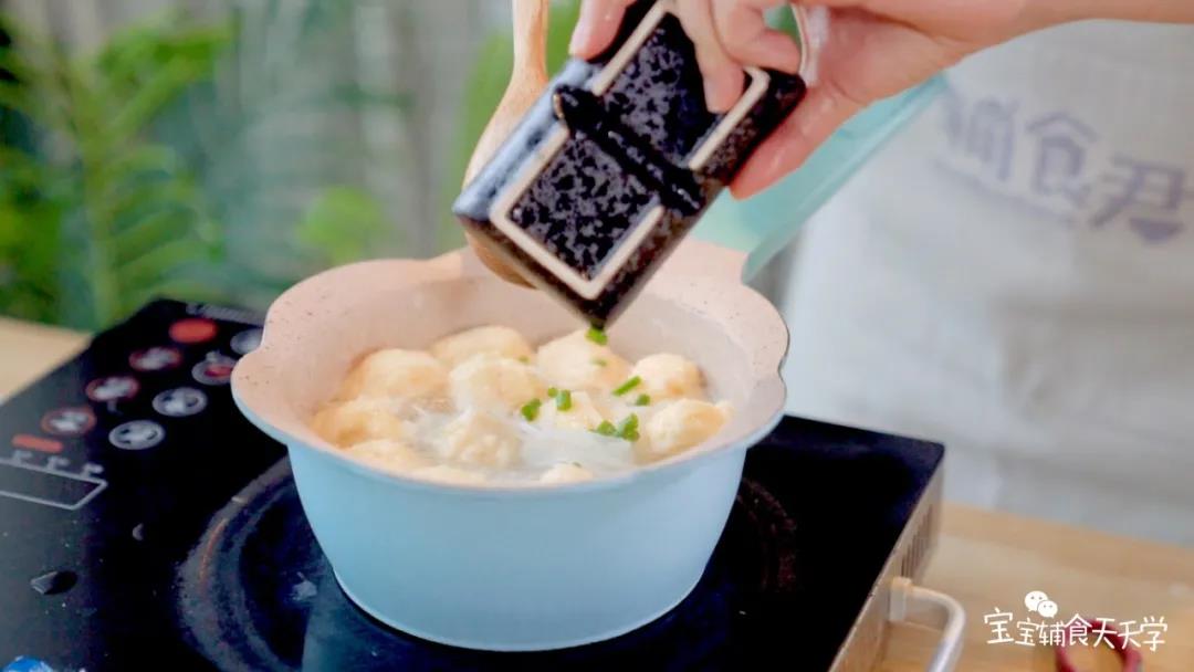 撒入少许葱花即可