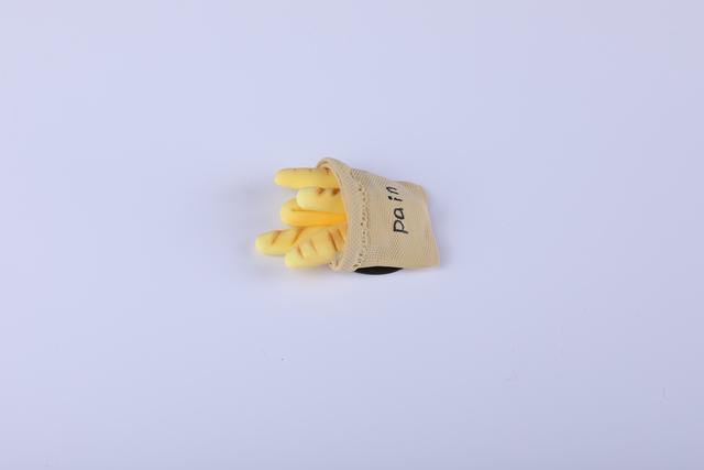 步骤11：是不是很简单呢？小伙伴们可以自己动手做一个，可以是薯条的，汉堡的，花朵树叶的……看看谁的更有创意！赶紧做一个吧！