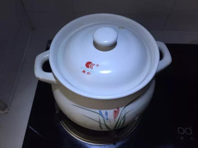 关火后加盖继续焖3-5分钟即可。