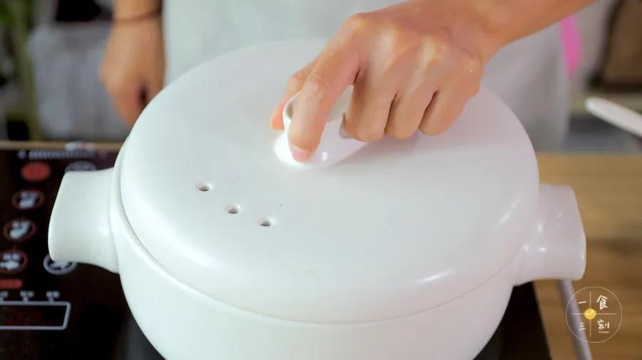 再加盖熬煮至沸腾