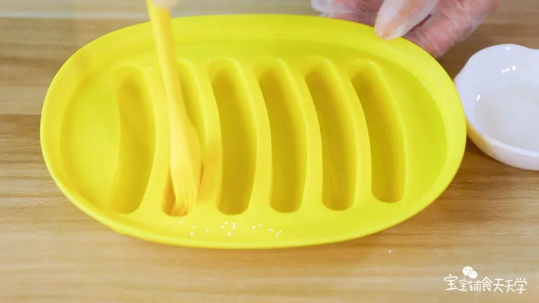 香肠模具内壁涂油防粘