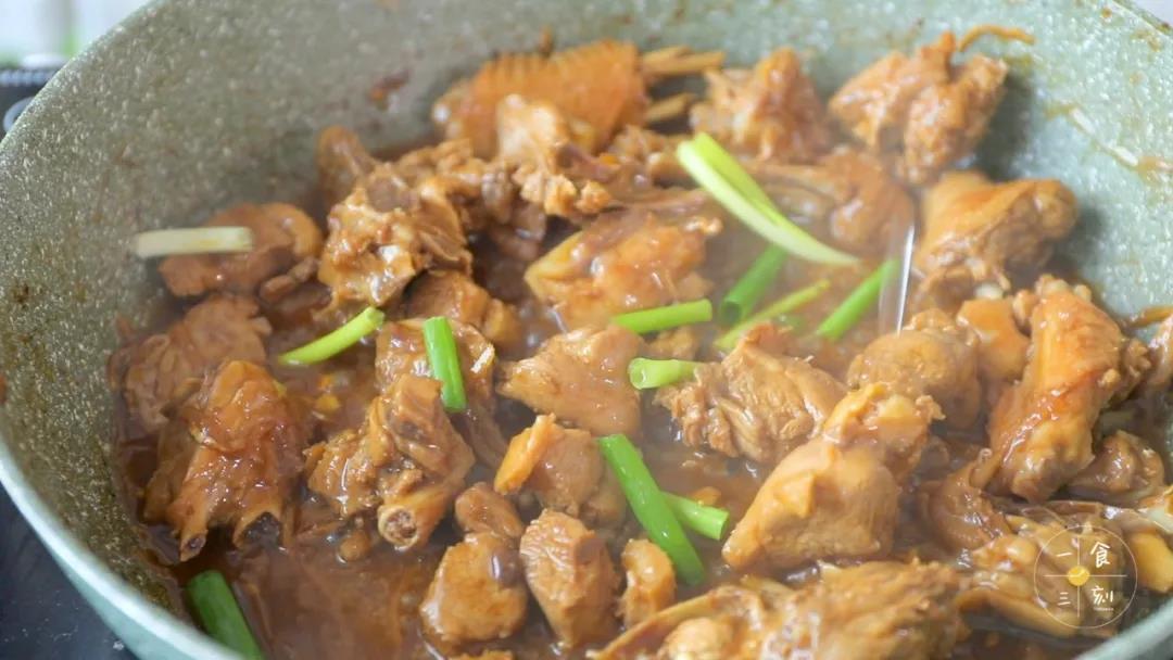 最后撒上葱段，大功告成！