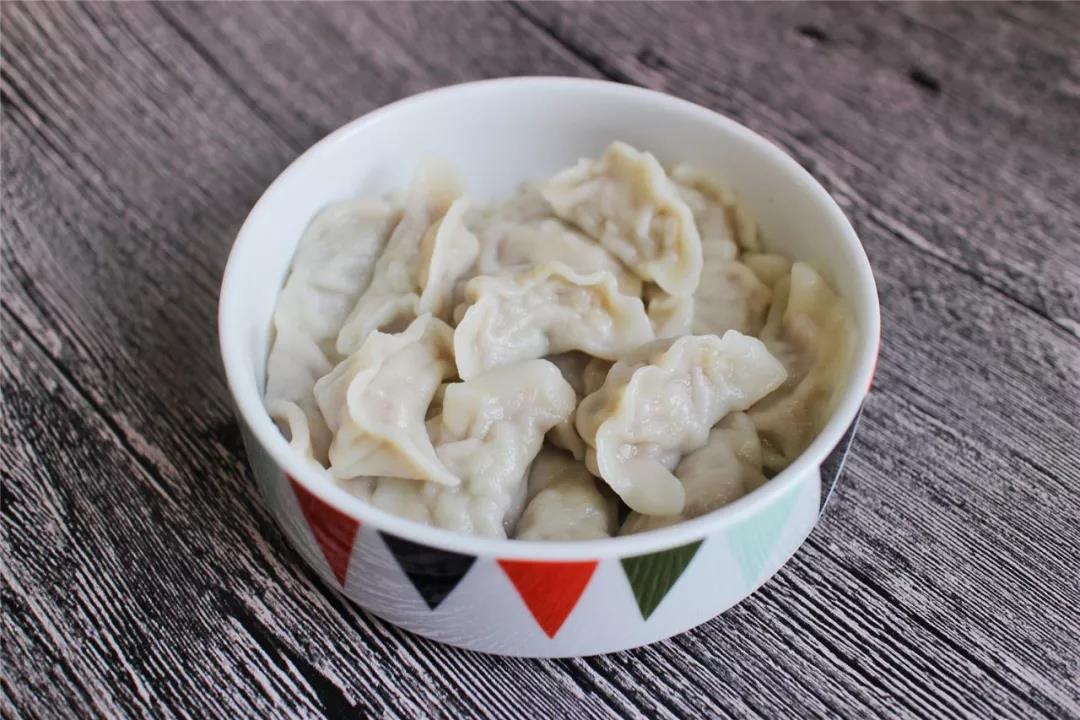 晶莹剔透鲜美爽口。