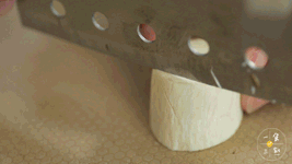 杏鲍菇切成正方形厚块