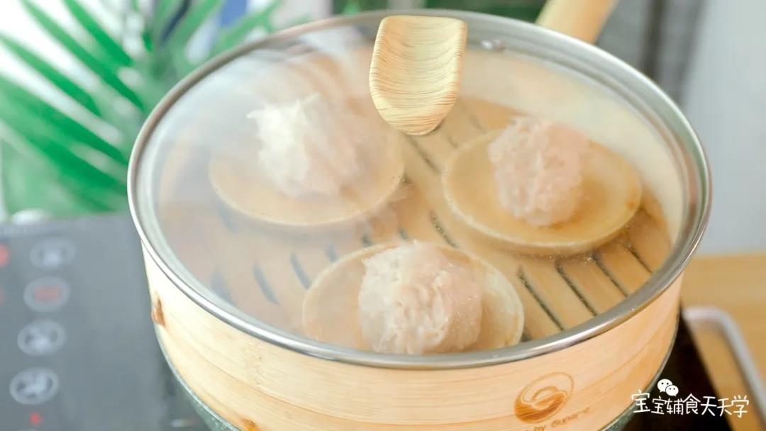 第7步：冷水上锅，蒸10分钟即可