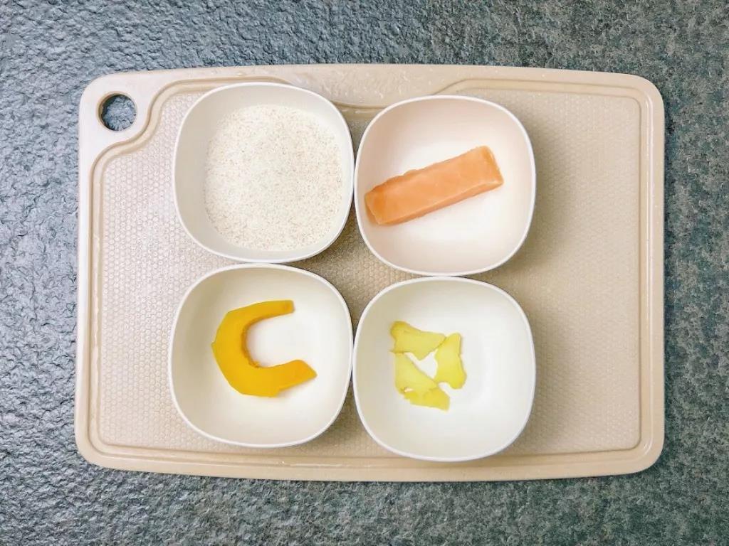 所有食材称重备用。