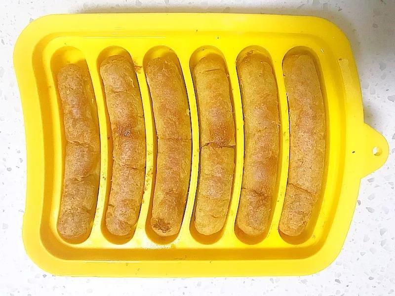 取出翻面烤至两面上色。不喜欢脆皮口感可以省略这一步。