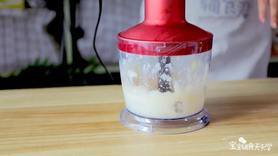 开动搅拌机搅拌成泥