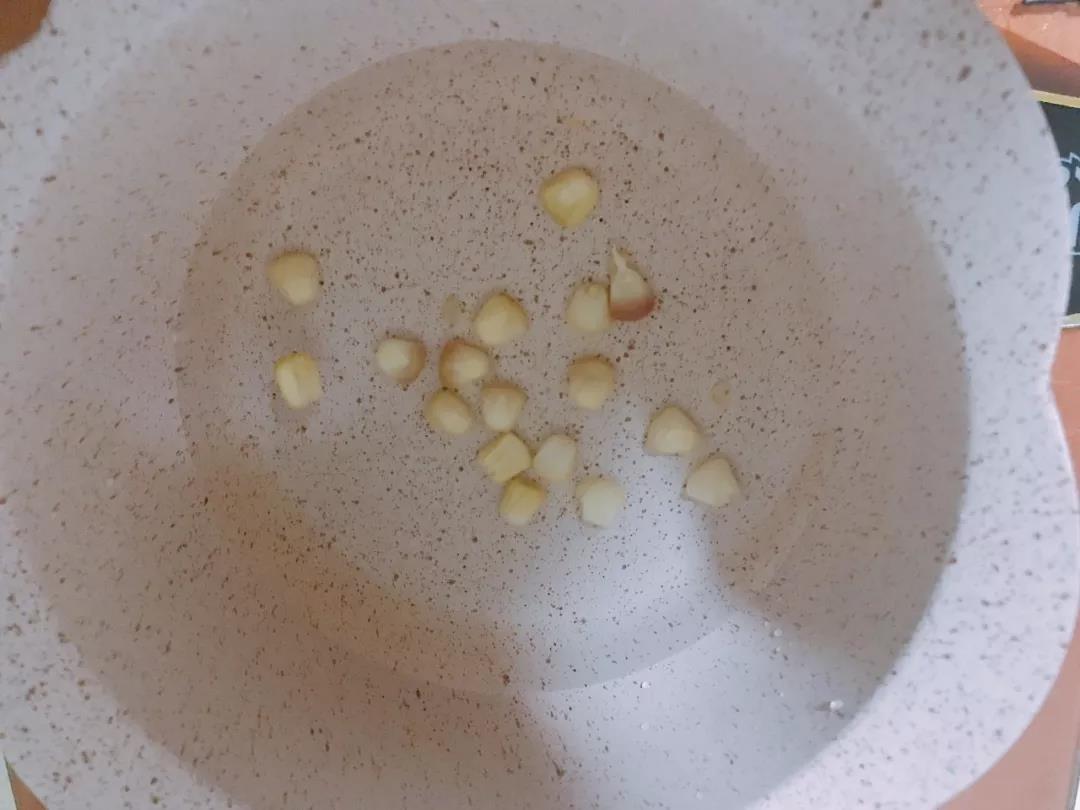 第4步：玉米粒煮至熟。
