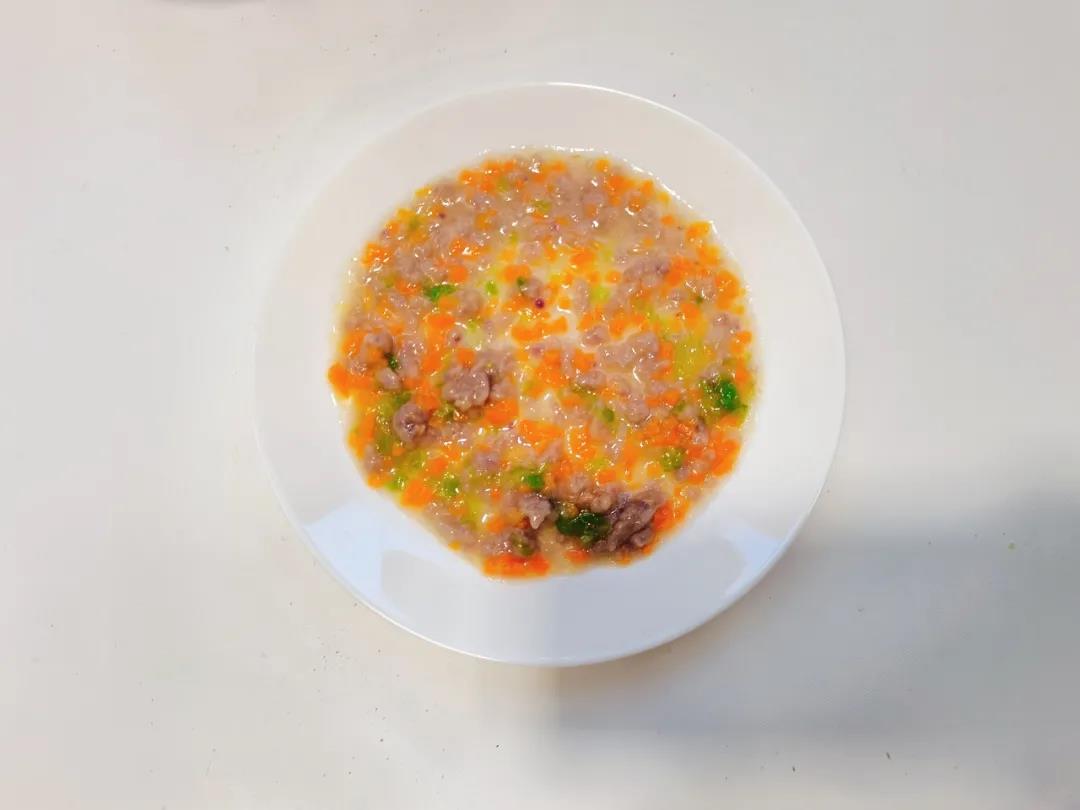 第10步：盛出蔬菜面疙瘩，淋入芝麻油。