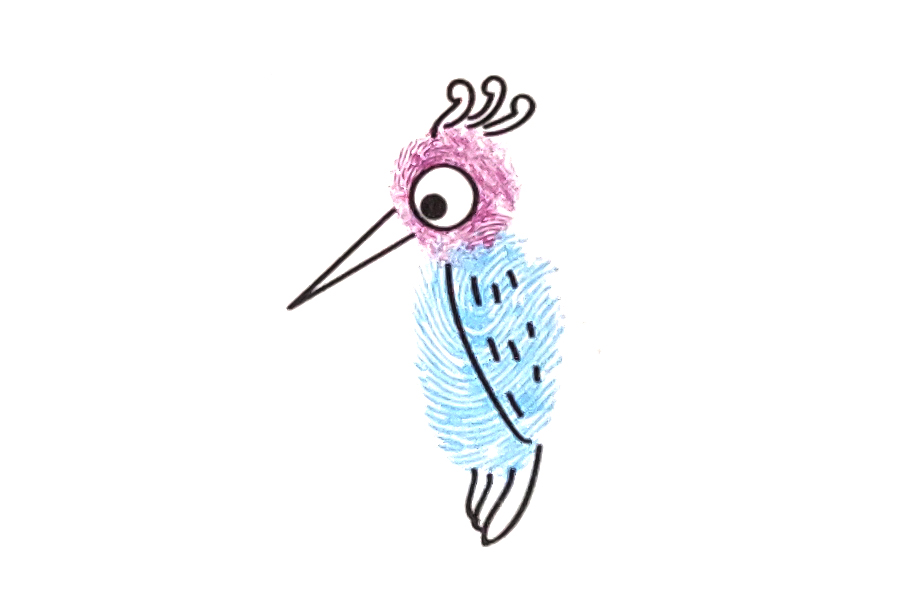 步骤4：为了更漂亮一些，快快给它画上羽毛和尾巴上的花纹吧！