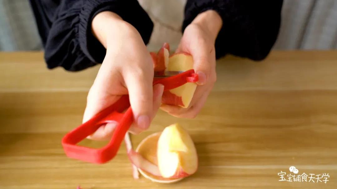 苹果去皮去核，切丁