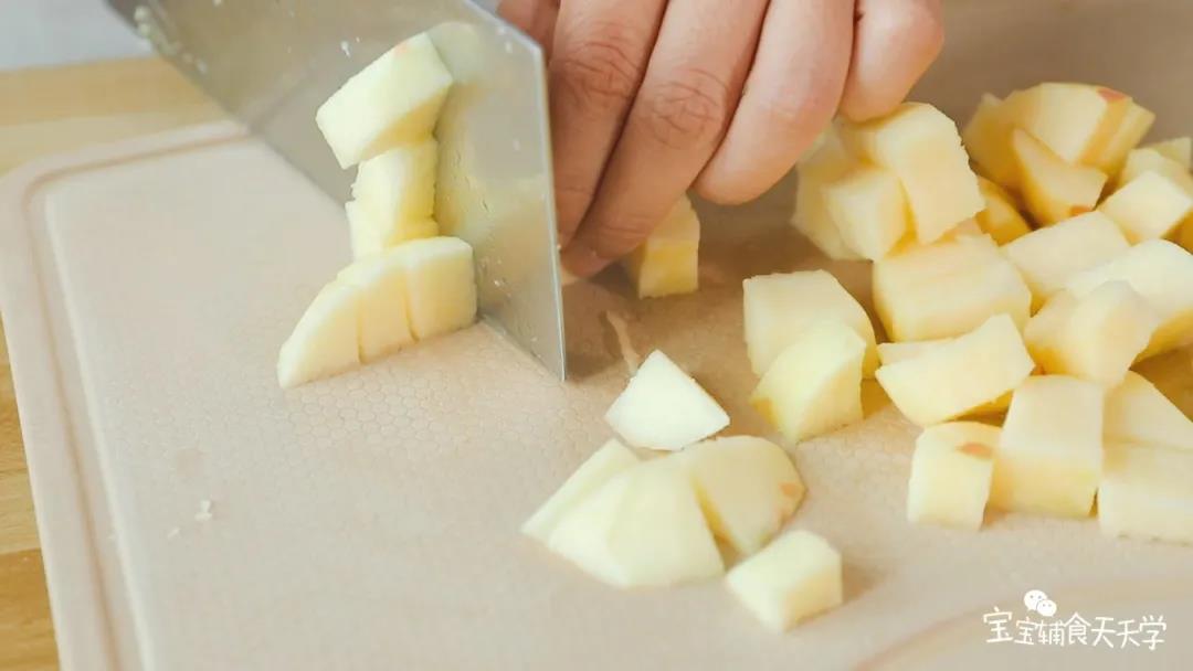 苹果切成小块