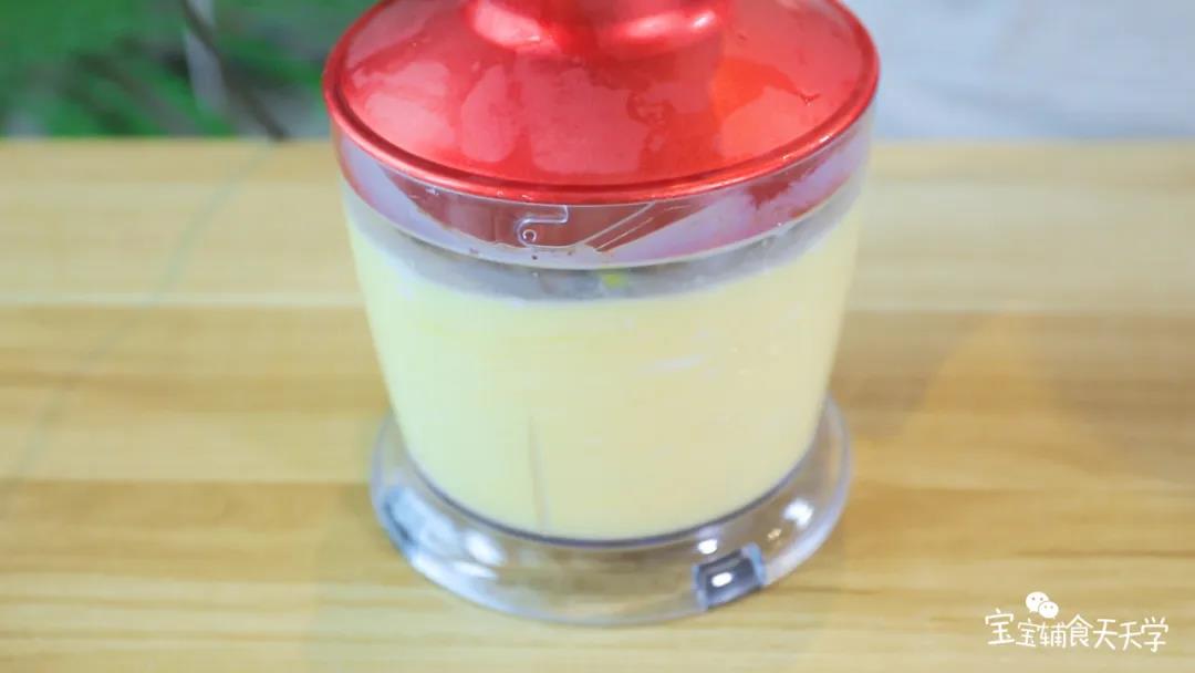 多搅拌至细腻蓬松发白