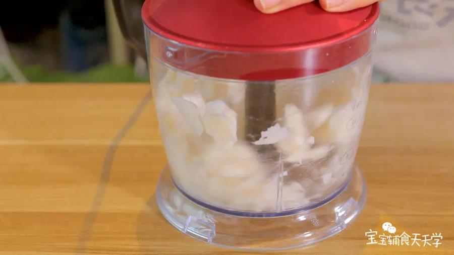 山药放入搅拌机打泥