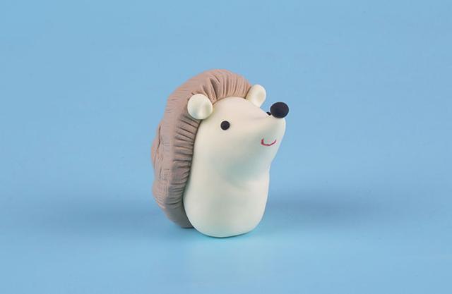 步骤6：来看看小刺猬侧面的样子。