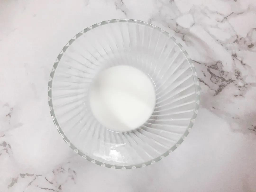 5克淀粉加10毫升水搅拌均匀。