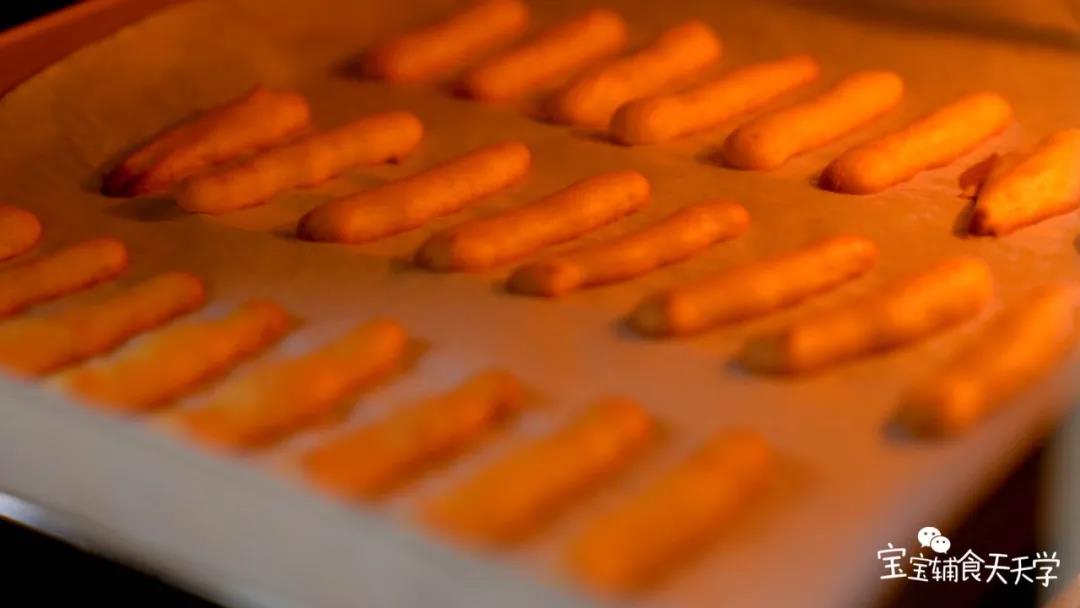 第6步：烤箱150度提前预热，再150度烤30分钟左右