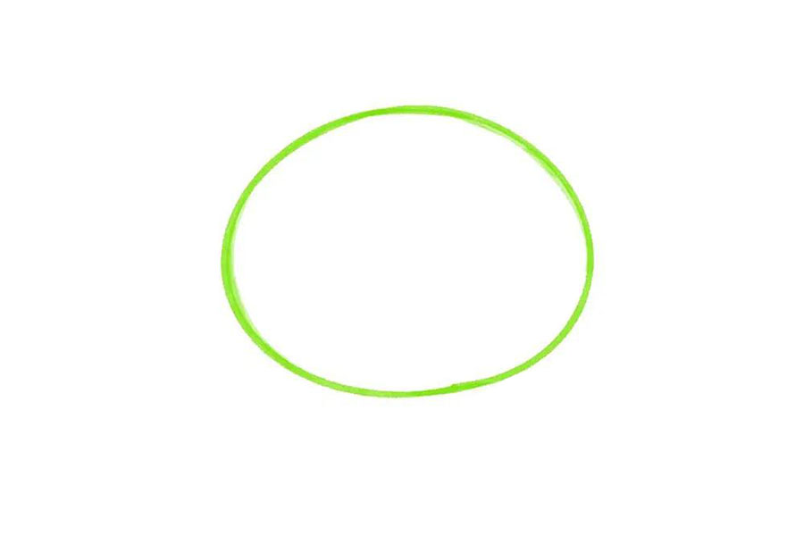 步骤1：首先，用马克笔或者水彩笔画彩色的圆环，注意冰墩墩的脸部轮廓不是正圆，而是一个胖胖的椭圆哦。第一圈。