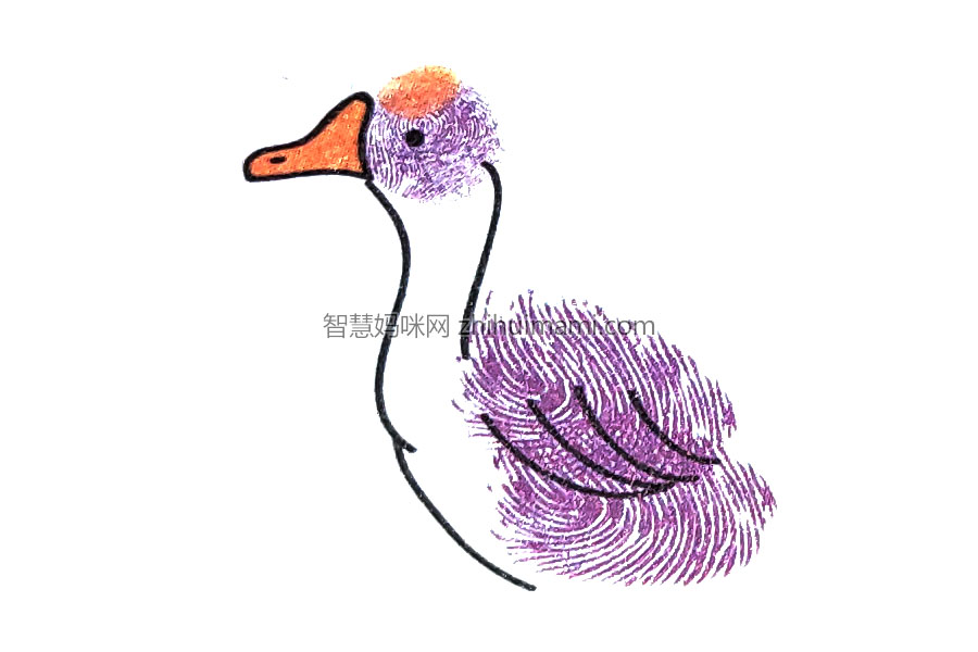 步骤4：不要忘了鹅的翅膀上同样有花纹哟。