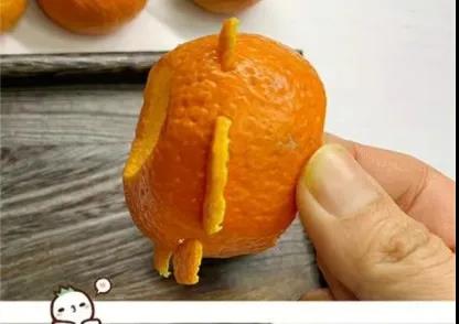 步骤4：拼装冰墩墩的四肢；