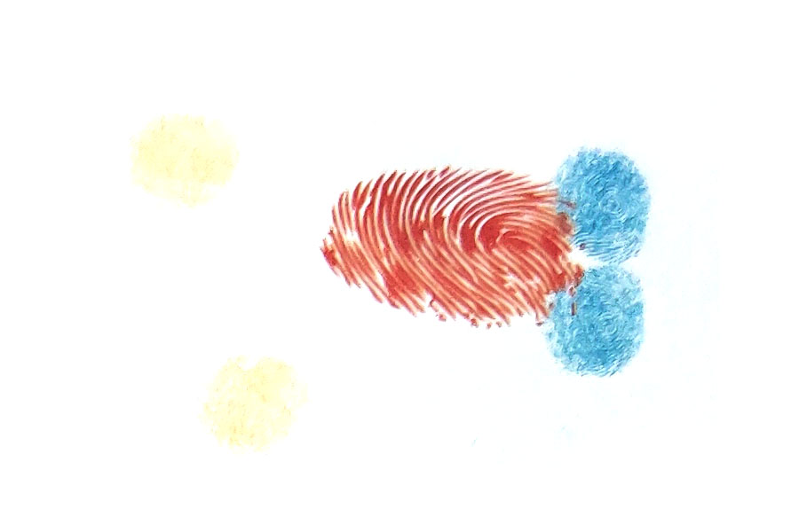 步骤2：将小拇指换种颜色，按出龙虾的“大钳子”。