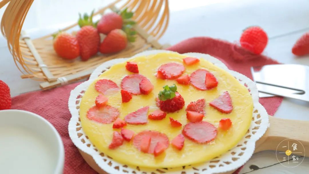 草莓奶香饼
