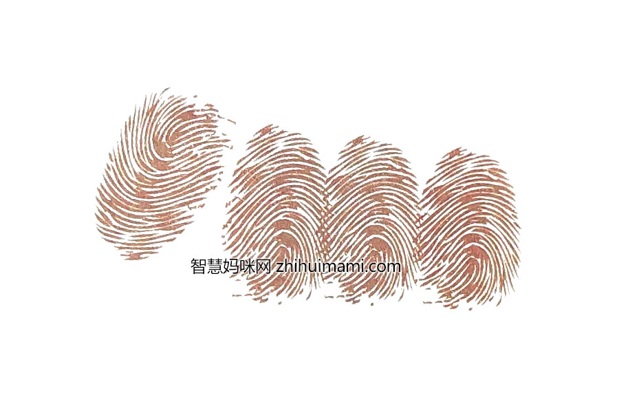 步骤2：换种颜料，用食指按出一个稍微倾斜的指印，这是驴子的脑袋。