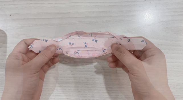 步骤9：里面慢慢展开。