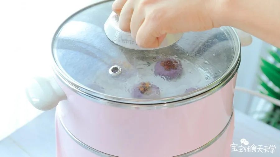 烧开蒸锅后蒸20分钟即可