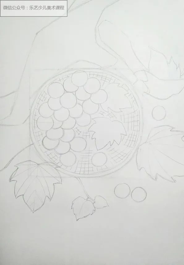 步骤1：首先我们经营构图 用铅笔安排各个元素的位置和大小。