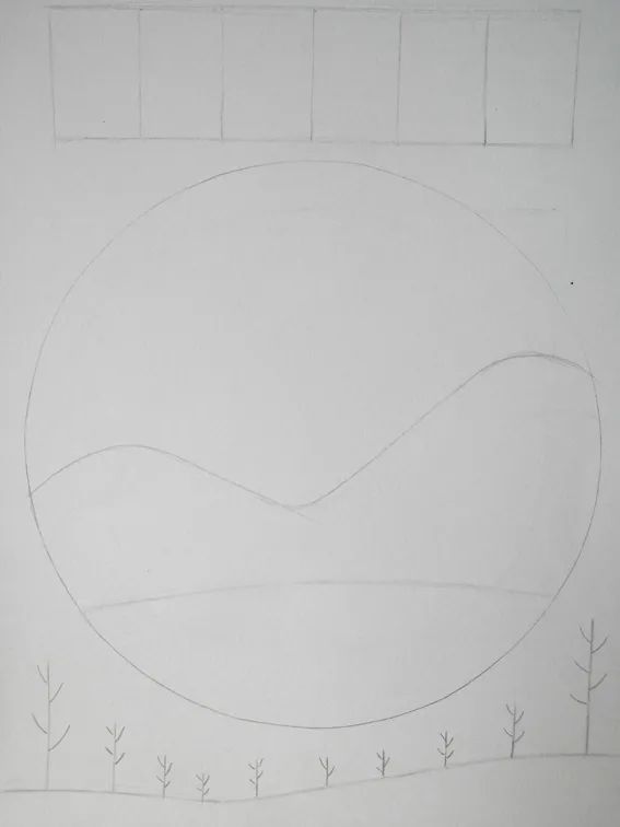 步骤1：因为这是一幅构图充满设计感的作品，所以我们首先采用铅笔轻轻画出画面的基本构图，安排文字和图画元素的位置、大小。