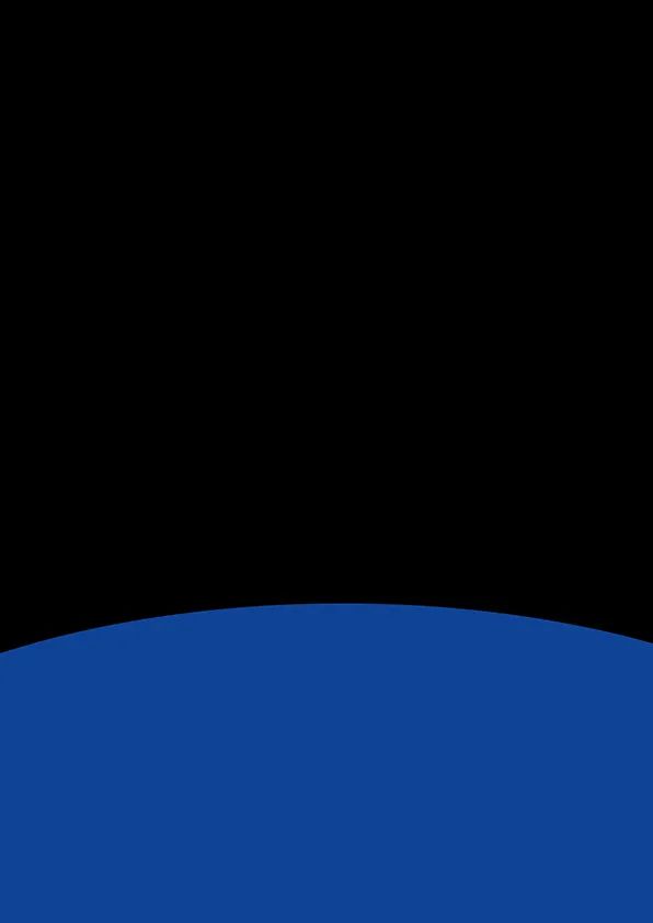 步骤1：首先我们把剪好的深蓝色卡纸粘贴到黄底色的刮画纸上，如图。