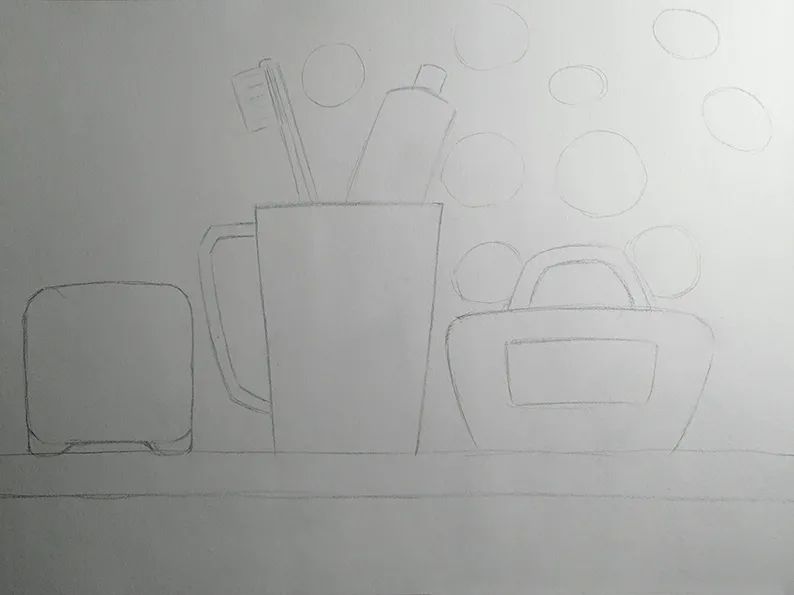 步骤1：首先我们采用横向构图，用铅笔轻轻勾勒物体的基本形。