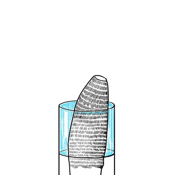 步骤2：然后，我们对发财树和水培器皿进行勾线。